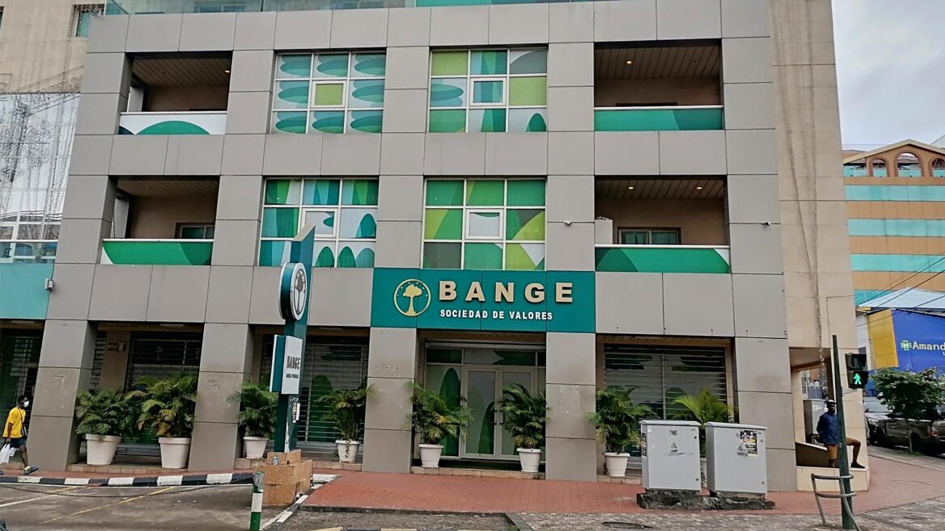 Transacción récord de 1.100 millones de F.CFA en acciones de BANGE